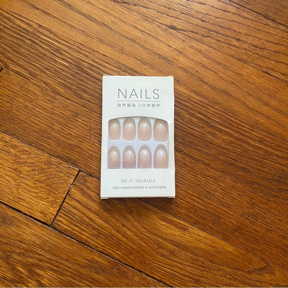 DIY Nude Ombré Press-On Nails Set - Picture 2 of 4